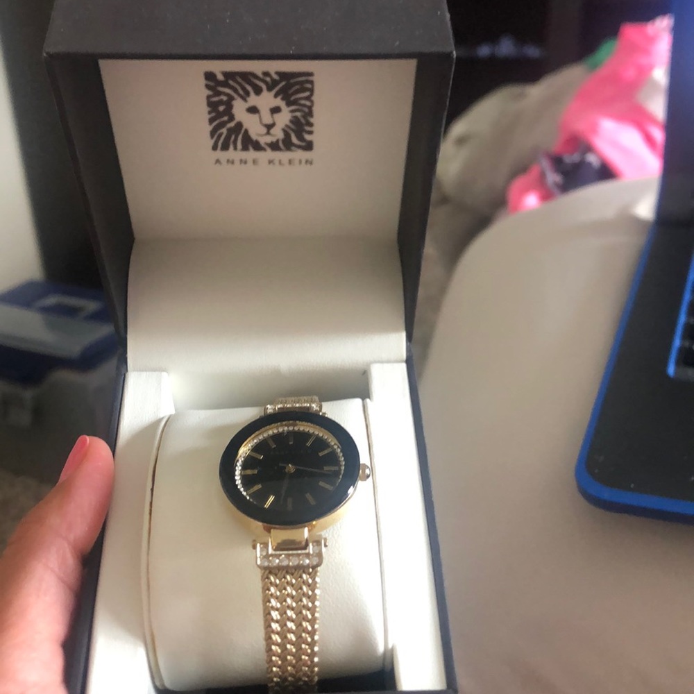 Watch - Picture 3 of 5